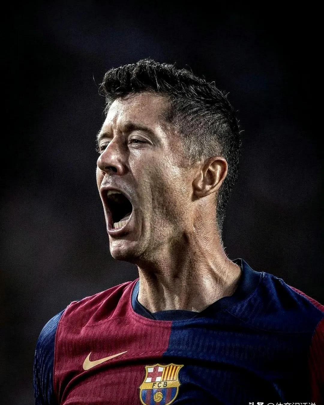 关于莱万多夫斯基新星问鼎冠军表现惊艳，巴塞罗那未来可期！的信息